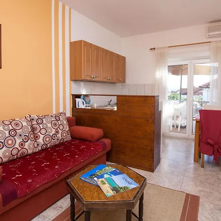 Apartman Ruhiges Mit Terrasse In Strandnaehe By Interhome *