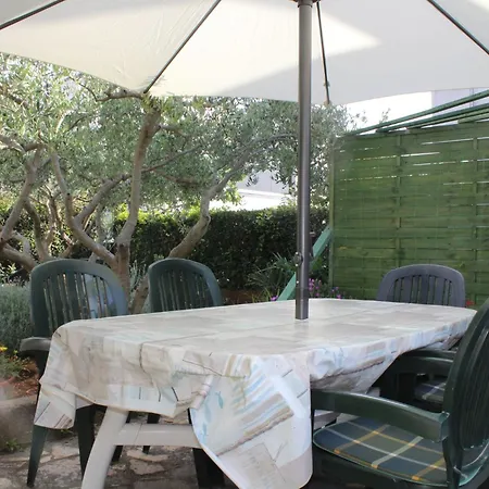Apartmán Ruhiges Mit Terrasse In Strandnaehe By Interhome *