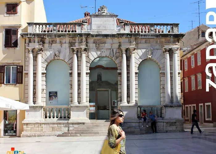 Ruhiges Mit Terrasse In Strandnaehe By Interhome * ザダル