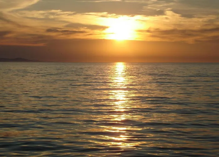 Ruhiges Mit Terrasse In Strandnaehe By Interhome *