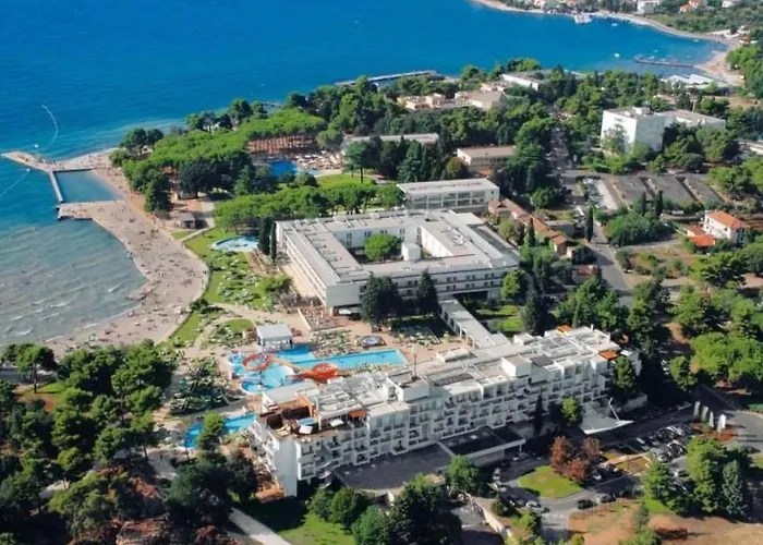 Ruhiges Mit Terrasse In Strandnaehe By Interhome * ザダル